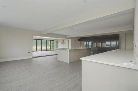 The Beeches, 26 Whalley Road, Wilpshire, Blackburn, BB1 9JT