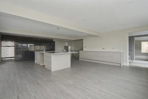 The Beeches, 26 Whalley Road, Wilpshire, Blackburn, BB1 9JT