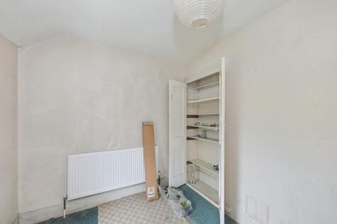 1 ,1A, 2 Mount Zion, Benfleet, Essex SS7 2AR