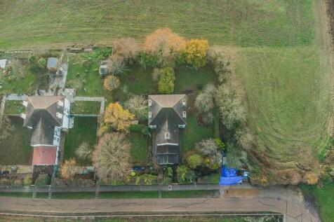 1 ,1A, 2 Mount Zion, Benfleet, Essex SS7 2AR