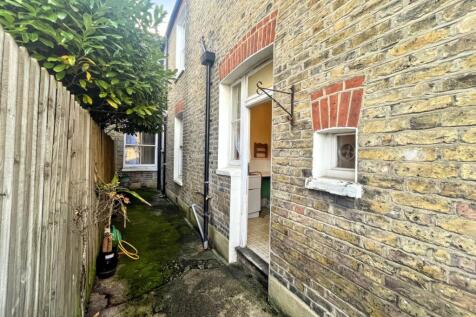 65 Burntwood Lane, London SW17 0AJ