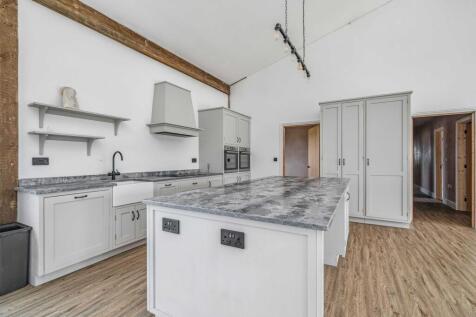 Stonebridge Barn, Church Road, Earsham, Bungay, NR35 2TL