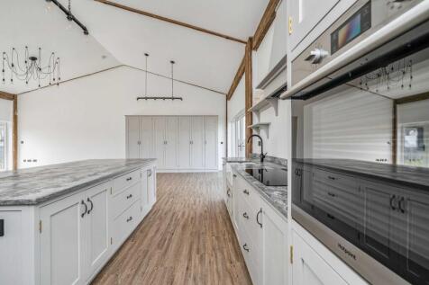 Stonebridge Barn, Church Road, Earsham, Bungay, NR35 2TL