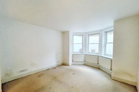 Flat 4, 12 Elm Grove Wimbledon London SW19 4HE