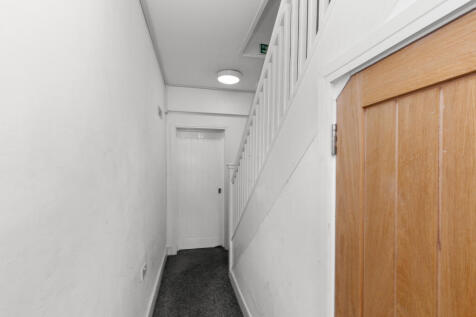29 The Market, Wrythe Lane, Carshalton, Surrey SM5 1AG