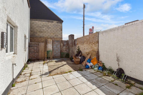 39 Upper Wickham Lane, Welling DA16 3AD