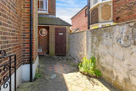64 Chart Lane, Reigate, Surrey, RH2 7DZ