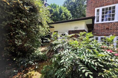 The Lodge, Corringham Court, Corringham Road, London NW11 7BU