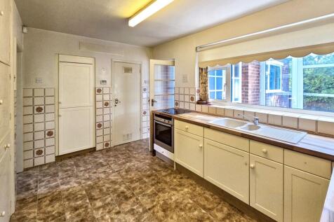 25 Westbrook Drive, Chesterfield, S40 3PQ