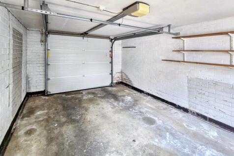 25 Westbrook Drive, Chesterfield, S40 3PQ