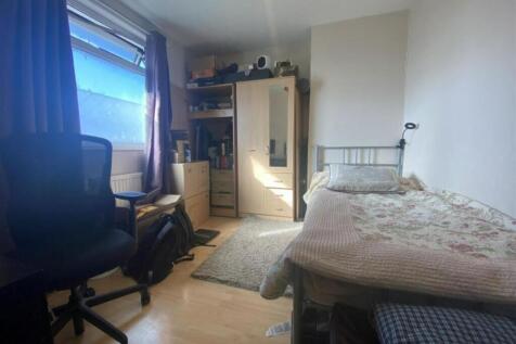 21 Gloucester Grove, Edgware, Middlesex, HA8 0ER