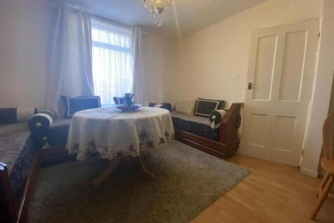 21 Gloucester Grove, Edgware, Middlesex, HA8 0ER