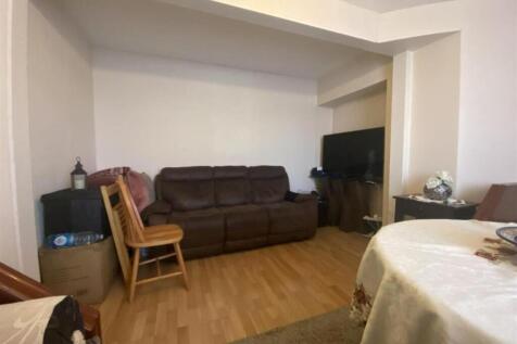21 Gloucester Grove, Edgware, Middlesex, HA8 0ER