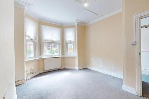 4 &amp; 4A Isla Road, Plumstead, London, SE18 3AA