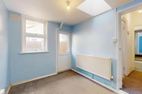 4 &amp; 4A Isla Road, Plumstead, London, SE18 3AA