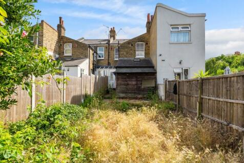 4 &amp; 4A Isla Road, Plumstead, London, SE18 3AA
