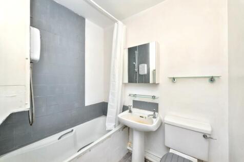 Flat D, 25 Cambridge Road, St. Albans, Hertfordshire, AL1 5LH