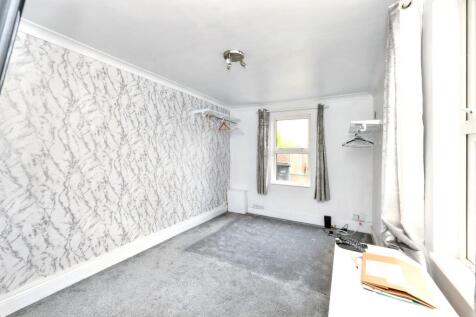 Flat D, 25 Cambridge Road, St. Albans, Hertfordshire, AL1 5LH