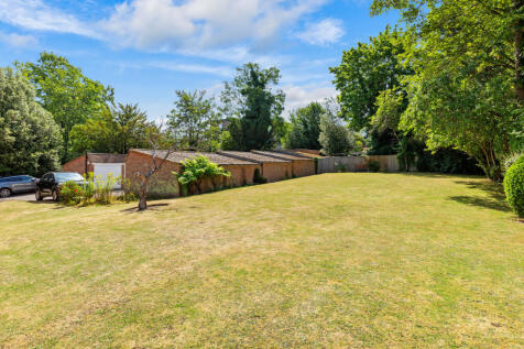 12 Boston Court, Christchurch Park, Sutton, Surrey, SM2 5TJ
