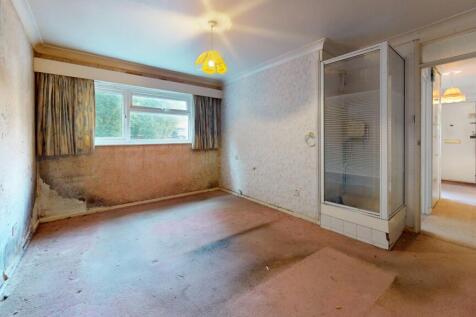 12 Boston Court, Christchurch Park, Sutton, Surrey, SM2 5TJ