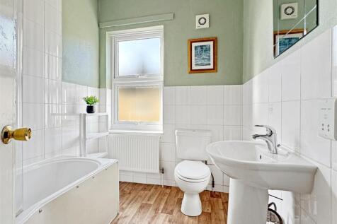 Bathroom.jpg