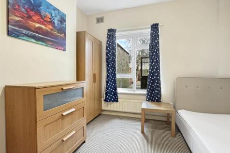 Bedroom .jpg