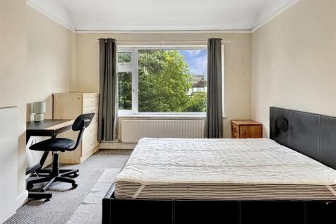 Bedroom 2 (2)