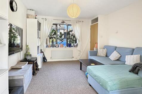 Living Room (2)