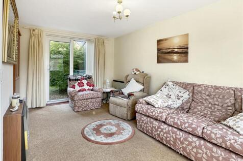Living Room (2)