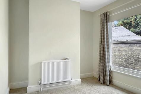 Bedroom 2 (2)