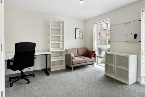 Bedroom 2 (2)