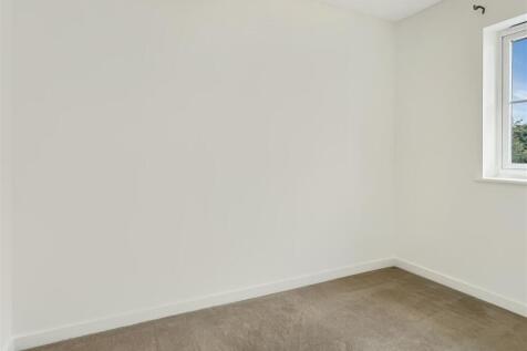 Bedroom 2 (2)