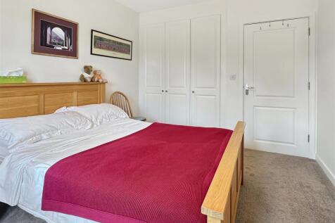 Bedroom 1 (2)