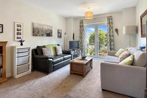 Living Room (2)