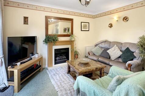 Living / Dining Room (2)