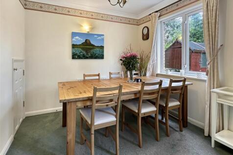 Living / Dining Room (3)