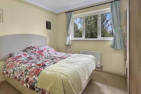 Bedroom 2 (2)