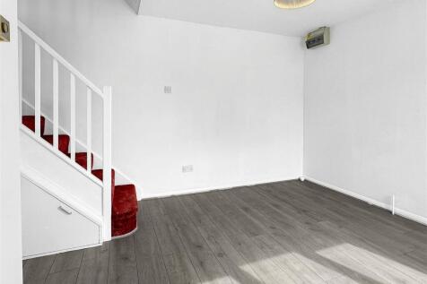 Living / Dining Room (2)