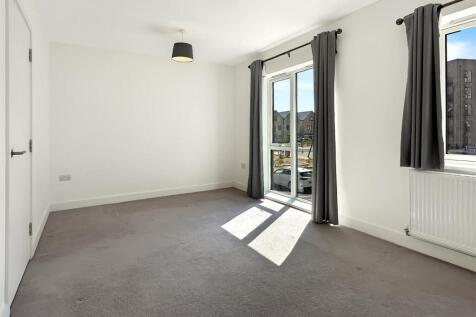 Living Room (2)
