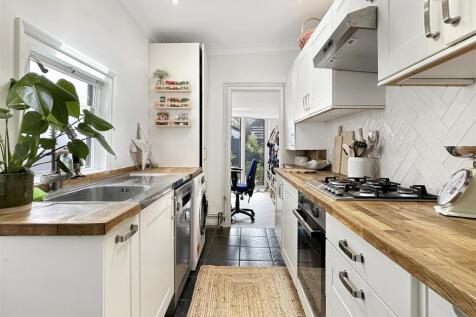 Kitchen (2)
