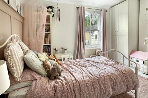 Bedroom 1 (2)