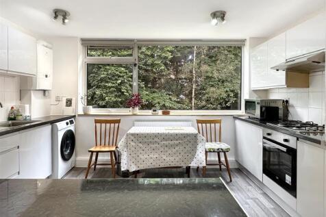 Kitchen/ Dining 2