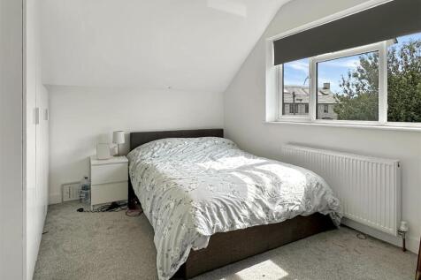 Bedroom 4 (2)