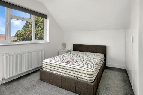 Bedroom 5 (2)