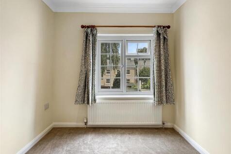 Bedroom 2 (2)