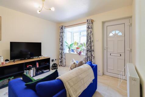 Living / Dining Room (3)