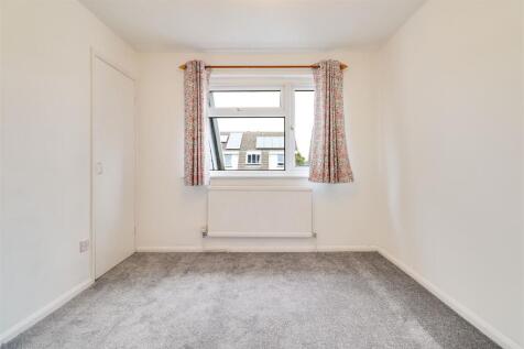Bedroom 2 (2)
