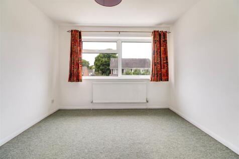 Bedroom 1 (2)