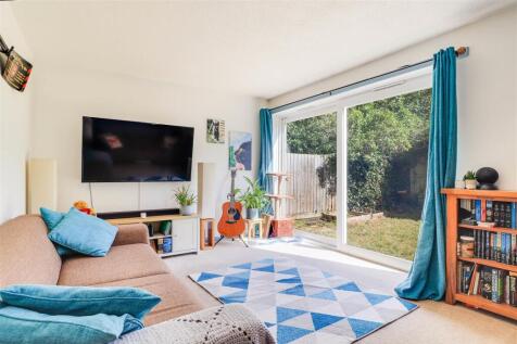 Living / Dining Room (2)