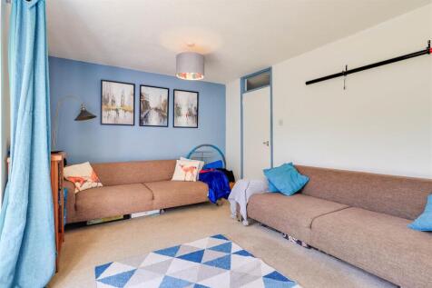 Living / Dining Room (3)